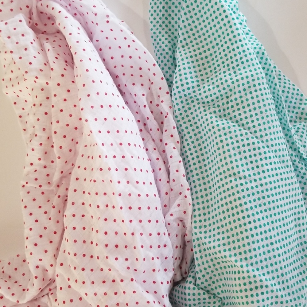 Plum swaddles